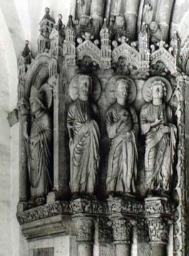 St. Liborius Dom: linke Partie des Figurenportals (um 1250) im Paradies