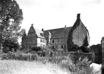 Schloss Tatenhausen bei Bokel, Nordseite mit Gräfte