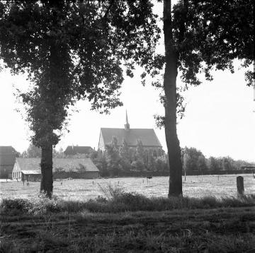 Ortsansicht mit Klosterkirche Marienthal, 1256-1806 Kirche des ehem. Augustinereremitenklosters  (Ansicht um 1940?)