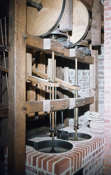 LWL-Freilichtmuseum Hagen: Stampfwerk in der Ölmühle Gielau