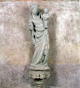 Kath. Wallfahrtskirche zum Hl. Kreuz: Gekrönte Madonna mit Kind, Gotik, um 1330 (Sandstein, 120 cm)