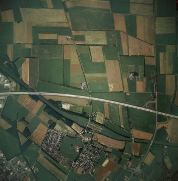 Agrarlandschaft nördlich Altenrheine, Dortmund-Ems-Kanal mit Schleuse Altenrheine, Autobahn A30 mit Anschlussstelle AS Rheine