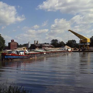 Dortmund-Ems-Kanal: Schüttgutverladung im Kanalhafen