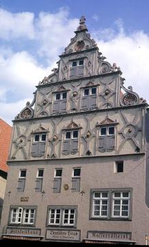 Ziergiebel mit Lipperenaissance-Ornamentik am Neuen Markt 2 ('Deutsches Haus')
