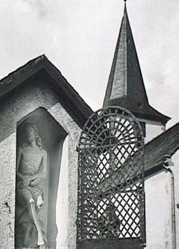 Christusfigur in einem Bildstock in Hirschberg