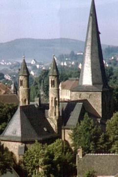 Ortspanorama mit ev. Pfarrkirche, ehem. St. Lambertus, Hallenkirche, erbaut im 13. Jh.