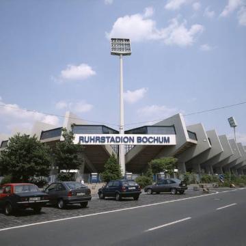 Das Ruhrstadion (ab Juli 2006 rewirpowerSTADION), Castroper Straße, erbaut 1976-1979, Wettkampfstätte des Fußballclubs VfL Bochum