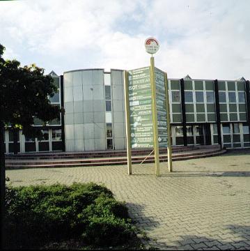 Technologiezentrum Dortmund, Gebäudepartie mit Firmentafel