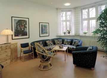 Westfälische Klinik für Psychiatrie Gütersloh, 2000: Aufenthaltsraum einer Krankenstation im Gebäude 26.