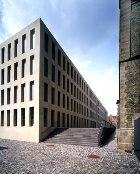 Neubau der Diözesanbibliothek an der Liebfrauen-Überwasserkirche, eröffnet 2005, Architekt: Max Dudler, Ansicht von Norden