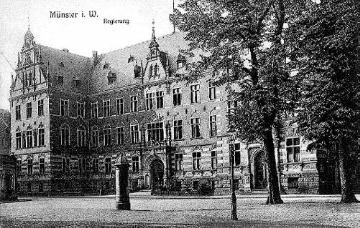 Regierungspräsidium am Domplatz, erbaut 1886 im Stil der Renaissance, abgerissen 1967