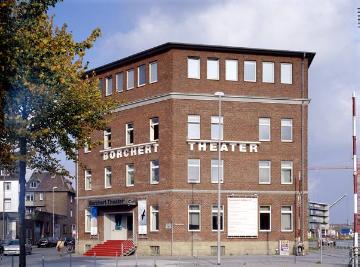 Hafenviertel, das Wolfgang-Borchert-Theater am "Kreativkai" und Hafenplatz