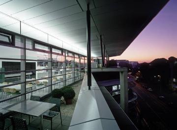 LWL-Bürohaus Warendorfer Straße 21-23, erbaut 1995: Dachterrasse mit Speisesaal (Architekten: P. Wilson und J. Bolles-Wilson)