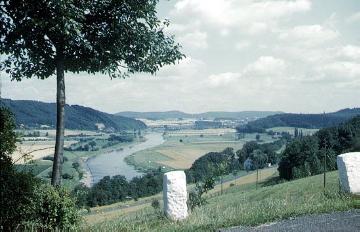 Kleine Weserpforte mit Blick zum Wiehengebirge