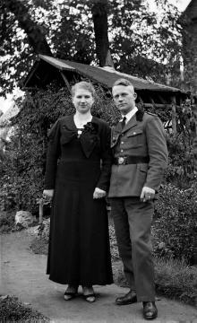 Familie Franz Dempewolff, Oktober 1935: Sohn Fritz mit seiner zukünftigen Frau Marianne Pohlmann auf der Hochzeit seines Bruders Franz jr. mit Gertrud Schneidermann in Brilon