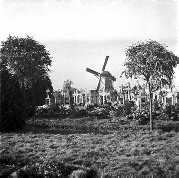 Friedhof Raesefeld mit Ebberts Mühle