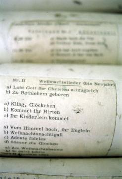 Liederverzeichnis einer Spieluhrenwalze des Glockenspiels im Landeshaus