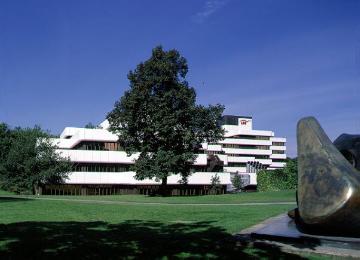 Gebäude der Landesbausparkasse (LBS) in Münster, Himmelreichallee - erbaut 1969 auf dem Gelände des ehemaligen Zoologischen Gartens. Architekt: Harald Deilmann 