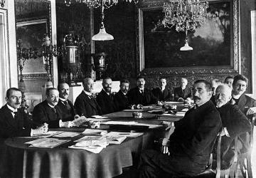 Weimarer Republik: Sitzung des 1. Reichskabinetts Scheidemann im Weimarer Schloss im Februar 1919