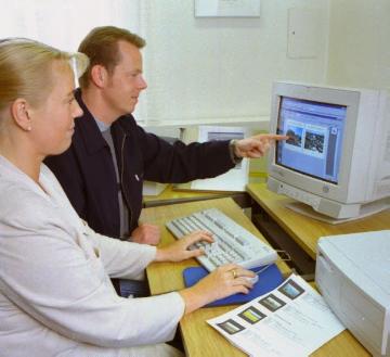 LWL-Medienzentrum für Westfalen, Bildarchiv: Moderne Kundenbetreuung mittels Computer-gestützter Bildrecherche (ehemals Landesbildstelle Westfalen, Warendorfer Straße 24, ab 2005 Fürstenbergstraße 14)