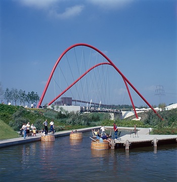 Die Bundesgartenschau 1997 auf dem Gelände der ehemaligen Zeche Nordstern, Gelsenkirchen - Blick auf die Schrägseil-Hängebrücke über den Rhein-Herne-Kanal