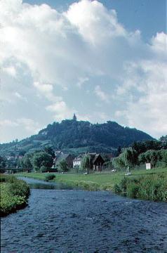 Die Diemel mit Blick auf Obermarsberg