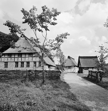 LWL-Freilichtmuseum Detmold, Mindener Hof: Haupthaus von 1673 und Nebengebäude