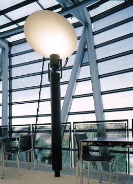 Stadt- und Landesbibliothek, Königswall 18: Beleuchtung, speziel für das Gebäude entworfen