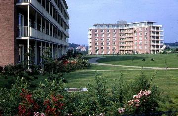 Landesfrauenklinik Paderborn, erbaut 1958-1963. Undatiert, um 1970?