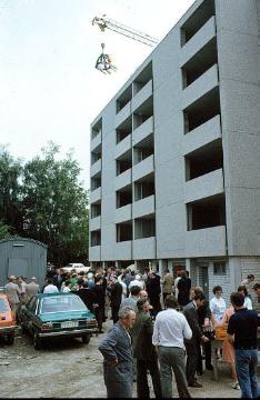 Richtfest, um 1973: Erbauung der Westfälischen Landesklinik Paderborn - Klinik für Psychiatrie, Psychotherapie und Psychosomatik, eröffnet 1975.