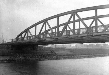 Kanalbrücke: Auflager vor der Brückenverschiebung