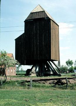 Bockwindmühle in Wehe, 1839 errichteter Holzbau