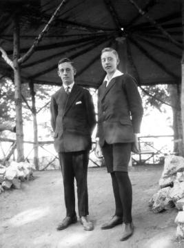 Dr. Joseph Schäfer, Familie: Sohn Hans-Joachim Schäfer (rechts) "mit Hans Heinrich" in Münster-Mauritz, Sommer 1926
