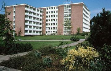 Personalwohnheim der neuen Haard-Klinik, LWL-Klinik Marl-Sinsen für Kinder- und Jugendpsychiatrie, erbaut 1968-1974.
