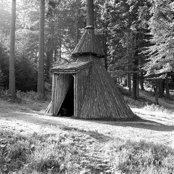 Schutzhütte im Wald am "Großen Bildchen" nordwestlich von Altastenberg