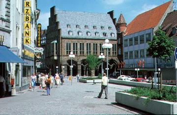 Der Marktplatz mit Blick zum Rathaus