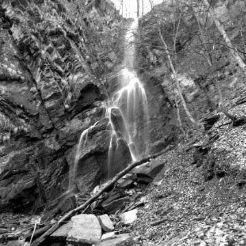 Der Wasserfall "Plästerlegge" bei  Wasserfall