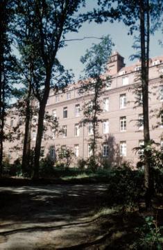 Missionshaus St. Arnold, 1929 gegründet durch die "Steyler Missionsgesellschaft des Göttlichen Wortes", ab 1964 Arnold-Janssen-Gymnasium