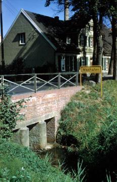 Ehemaliger Max-Clemens-Kanal mit Brücke am Ortseingang von Wettringen-Maxhafen, 1959