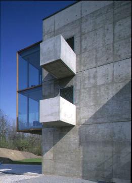 Bürohausarchitektur der 1990er Jahre: Agentur für Kommunikation, Willi-Brand- Allee, erbaut 1999; Architekten: Team 3, Düsseldorf