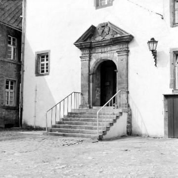 Portal mit Adelswappen von 1659 am Heimatmuseum in Horn, ehemalige Burg aus dem 14. Jahrhundert