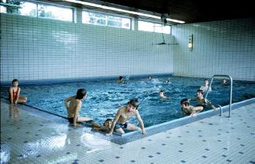 Hallenschwimmbad der neuen Haard-Klinik, LWL-Klinik Marl-Sinsen für Kinder- und Jugendpsychiatrie, erbaut 1968-1974.