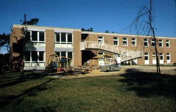 Stationsgebäude der neuen Haard-Klinik, LWL-Klinik Marl-Sinsen für Kinder- und Jugendpsychiatrie, erbaut 1968-1974.