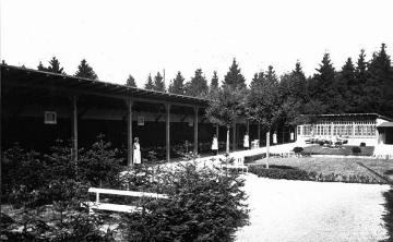 Liegehallen der Provinzial-Kinderheilstätte Westfalia, Bad Lippspringe [später "Westfalenhaus"], Sanatorium für anfällige Kinder bis 6 Jahre.