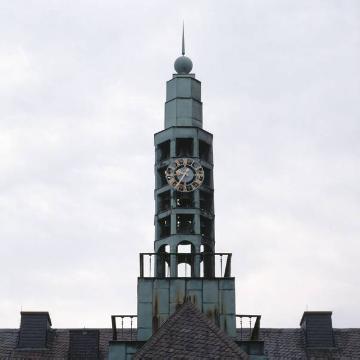 Glockenspiel im Rathaus-Innenhof, erstes Gussstahl-Glockenspiel der Welt
