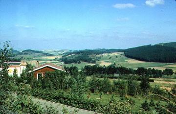 Wochenendhäuser am Poppenberg mit Blick in die östliche Briloner Hochfläche