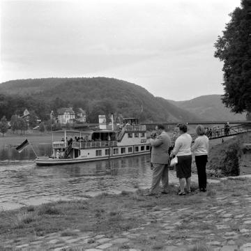 Schiffsanleger an der Weser bei Karlshafen