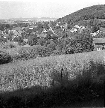 Bergkirchen bei Volmerdingsen im Wiehengebirge mit Blick ins Ravensberger Land