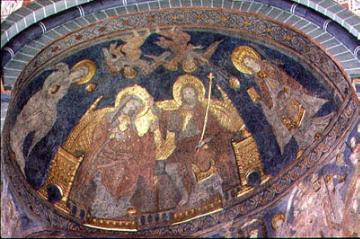 Romanische Wandmalerei in der Nordapsis der evangelischen Pfarrkirche St. Maria zur Höhe: Marienkrönung, um 1260