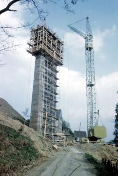 Bau eines Brückenpfeilers für die Stockwerkbrücke Dumicketal - 283 m lange Auto- und Eisenbahnbrücke über den 1965 gestauten Biggesee
